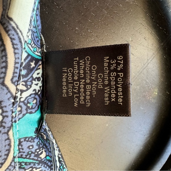 Ann Taylor paisley blue sleeveless blouse. XS - Picture 5 of 5